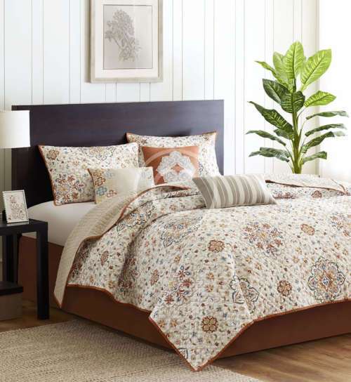 Viscose bed linen with ornament
